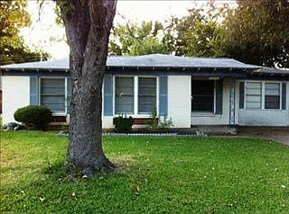 1st image of 3325 Half Moon Dr