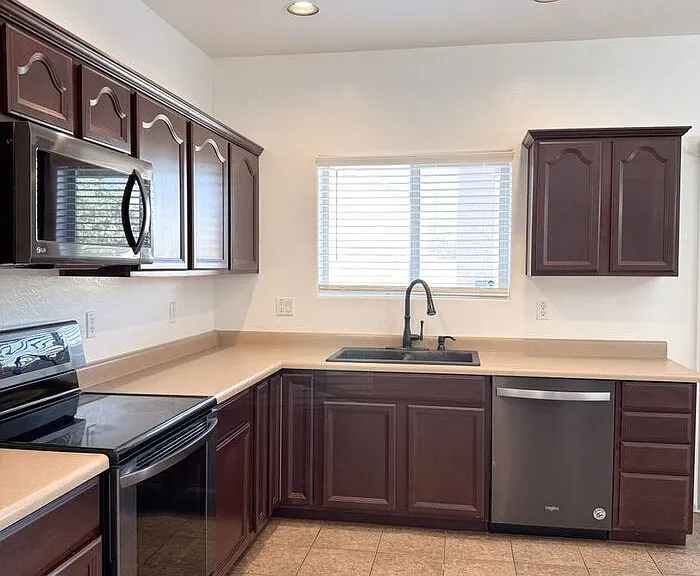 1170 E Desert Springs Way — Photo 12