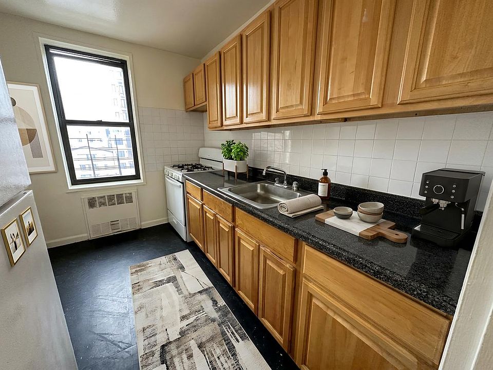 1st image of 8929 163rd St APT 5B