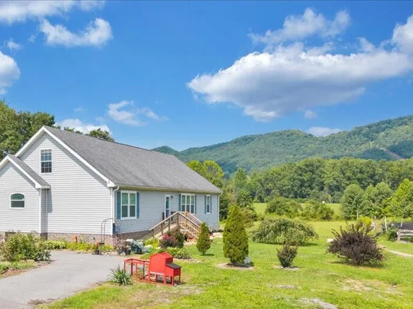 3663 Bradshaw Rd, Salem, VA 24153