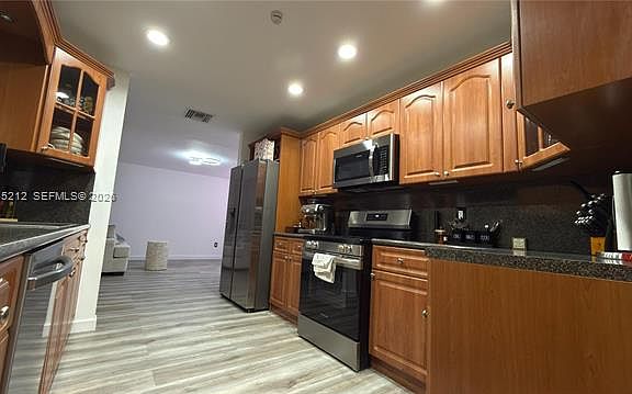 4th image of 1001 SW 98th Ave #A