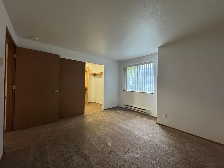 Weatherstone Apartments — Photo 40