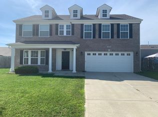 4686 Maplelawn Dr, Columbus, IN 47203
