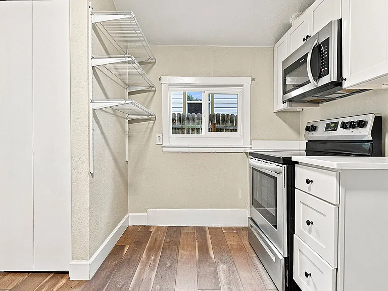 1338 Iola St — Photo 10