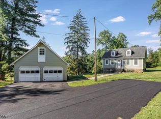 16 Chester Place, Chester Twp., NJ 07930