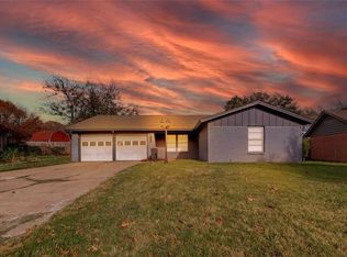 2931 Lawrence St, Irving, TX 75061