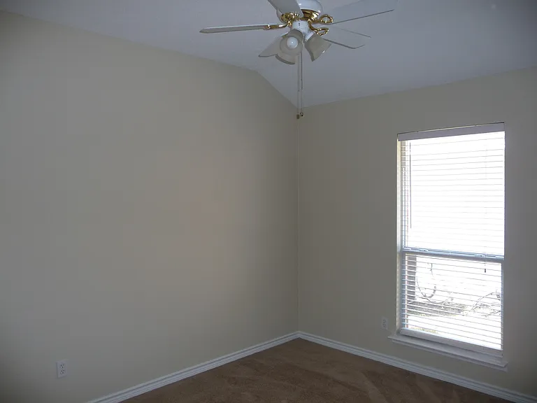 5601 Tulip Dr — Photo 12