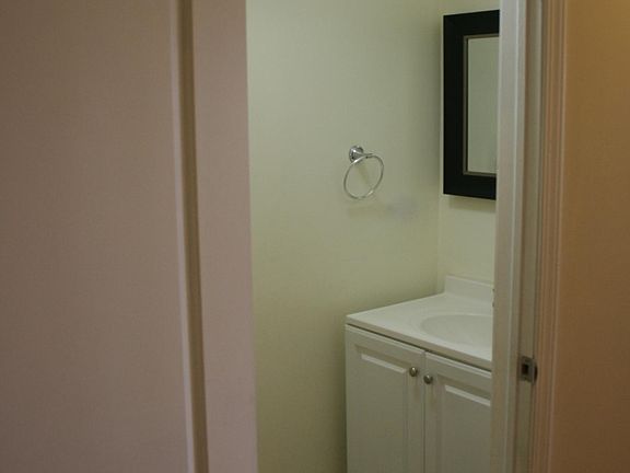 5th image of 2-5326 S Washtenaw Ave #2