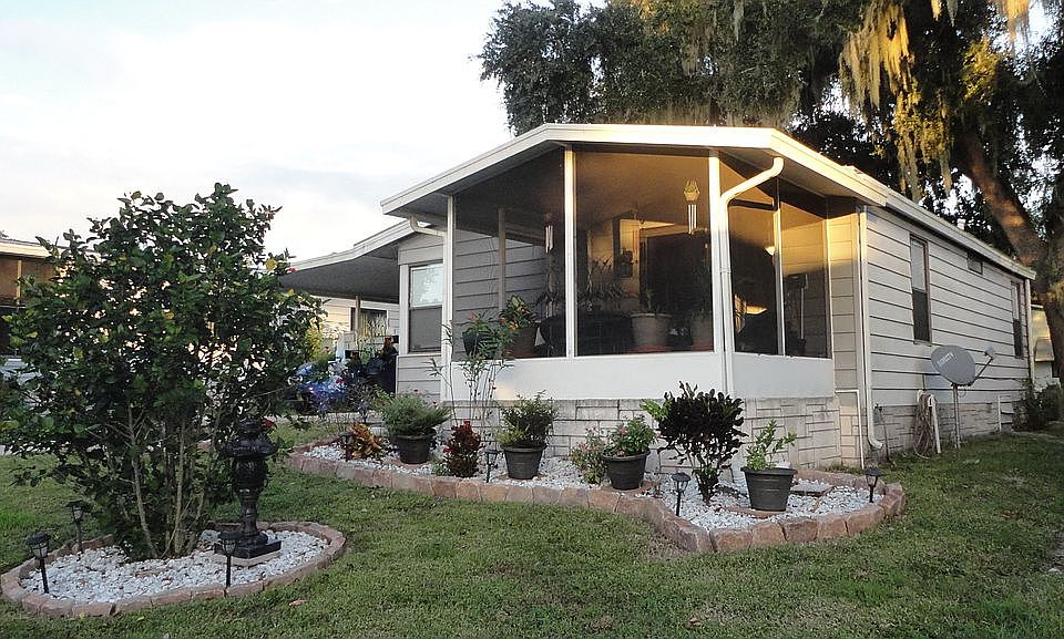 Front of home facing west