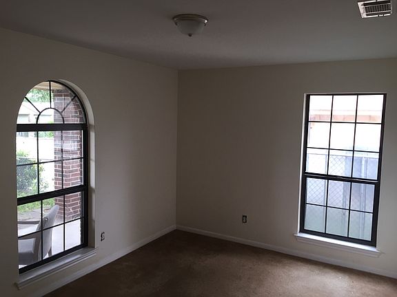 4th image of 1213 San Carlos St