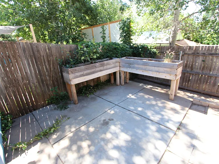 1909 E Maple Ave — Photo 25