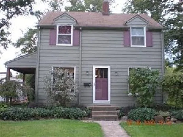 832 John St photo 1