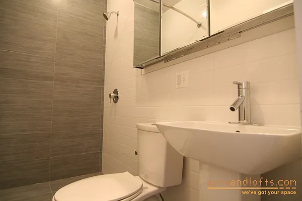 Rented by aptsandlofts.com | media 4