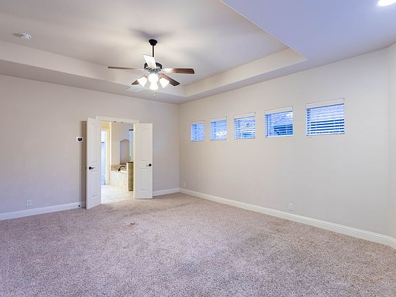 3rd image of 2409 Lynbridge Dr
