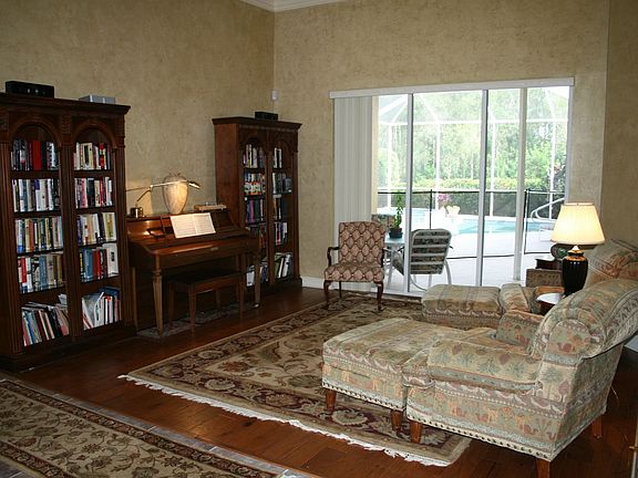 3rd image of 8610 Belle Meade Dr