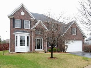 2471 Warwick Ct, Aurora, IL 60503