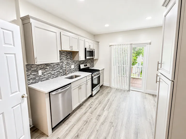 31 Adrian St #2 — Photo 19