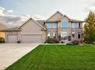 15410 Brookview Dr, Urbandale, IA 50323