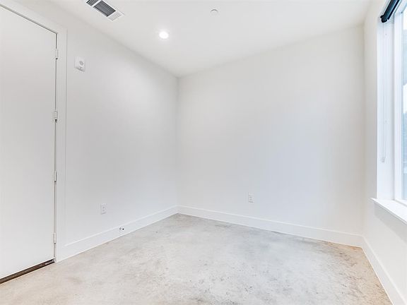 2nd image of 4426 Cabell Dr #1004