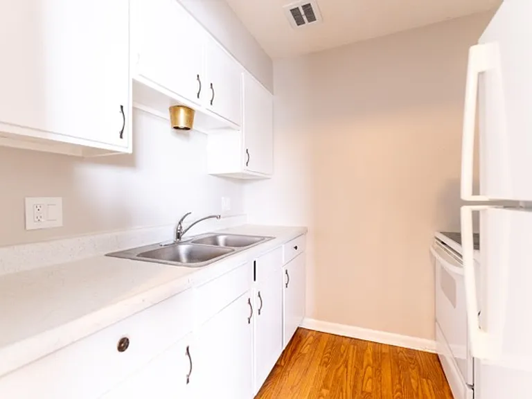 Eagle's Nest Apartments — Photo 51