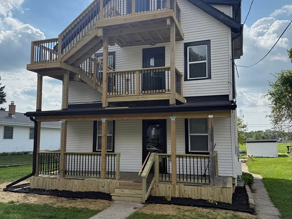 423 Marion Ave #2