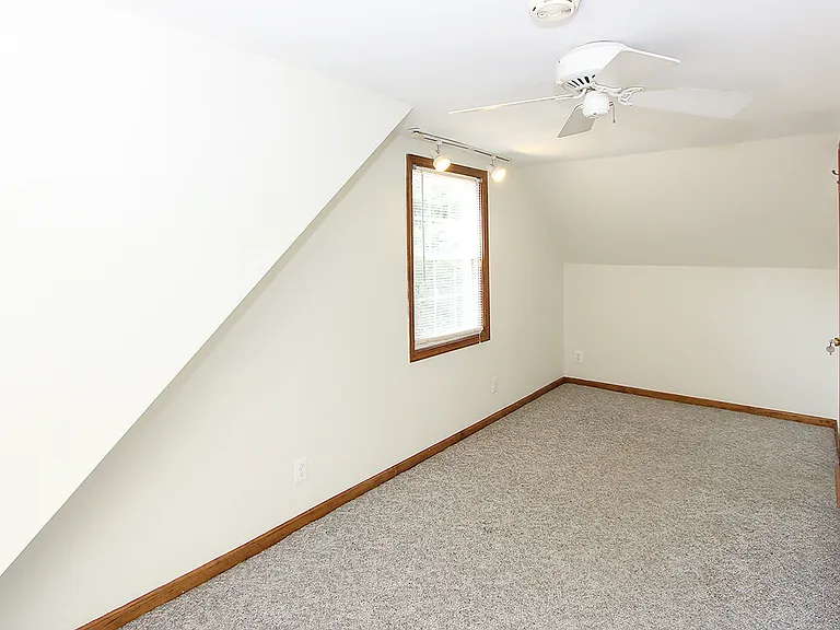 2204 Luzerne Ave — Photo 15