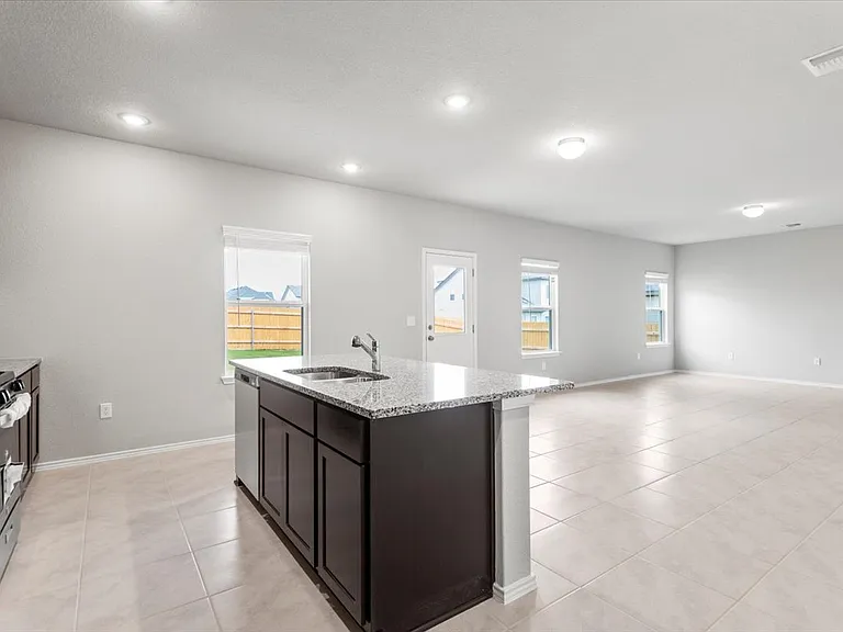 4909 Sea Salt Dr — Photo 11