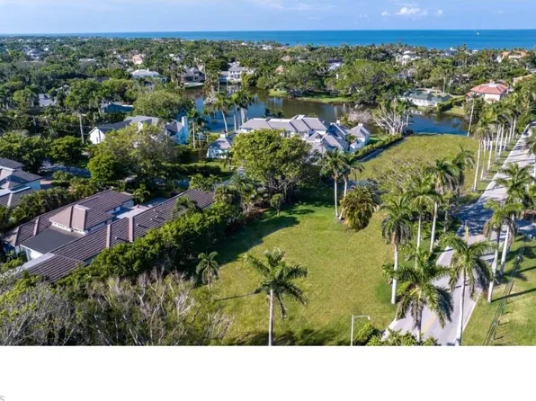 2433 Lantern LN, NAPLES, FL 34102