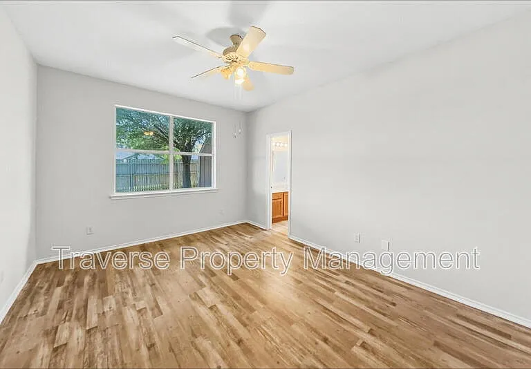 10001 Blue Bell Dr — Photo 10