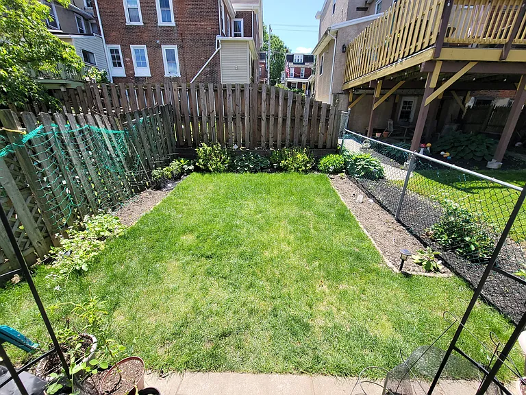 422 Gold St — Photo 10