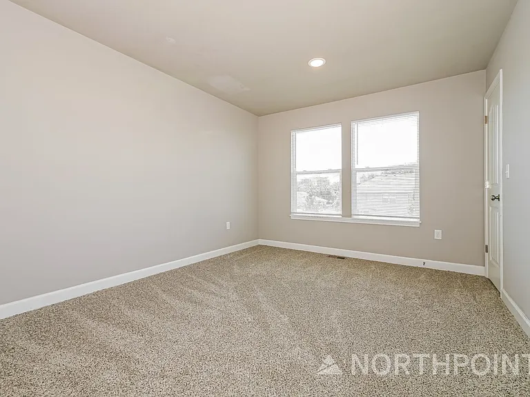 102 SW Rose St — Photo 14