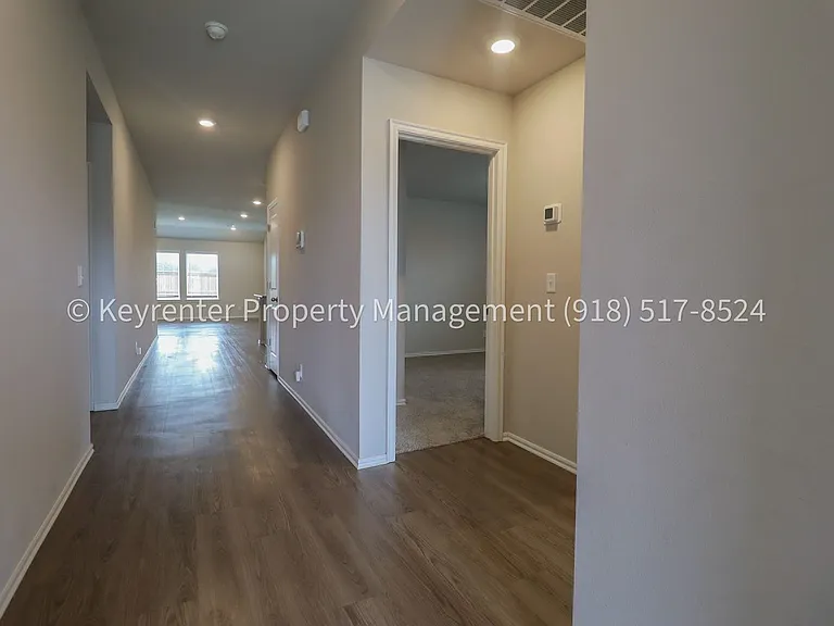 1308 Sunstone St — Photo 5