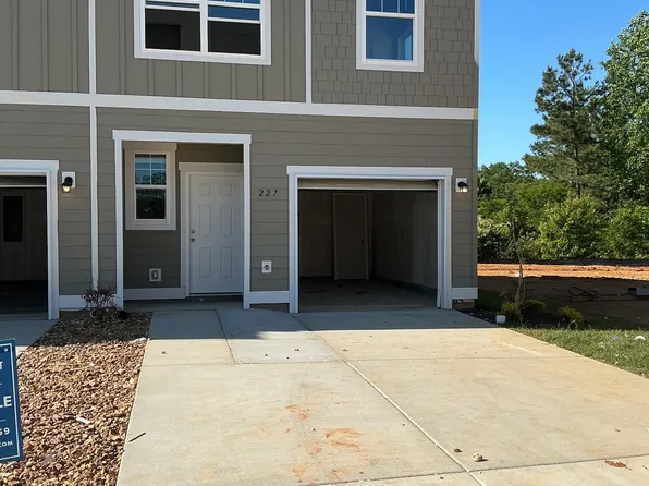 227 Darlington Dr, Dickson, TN 37055
