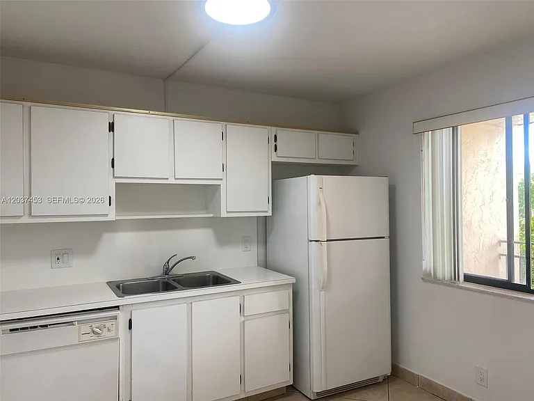 369 Lakeview Dr #204 — Photo 11