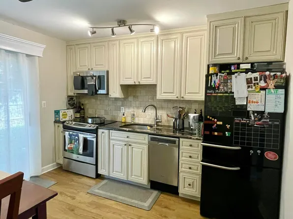 7 King James Lane, Atlantic Highlands, NJ 07716