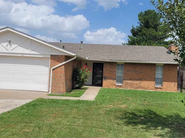 1707 NW 67th St, Lawton, OK 73505