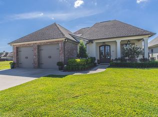 302 Cedar Lake Dr, Youngsville, LA 70592