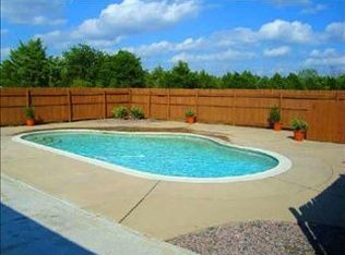 1152 S Joe Wilson Rd, Cedar Hill, TX 75104