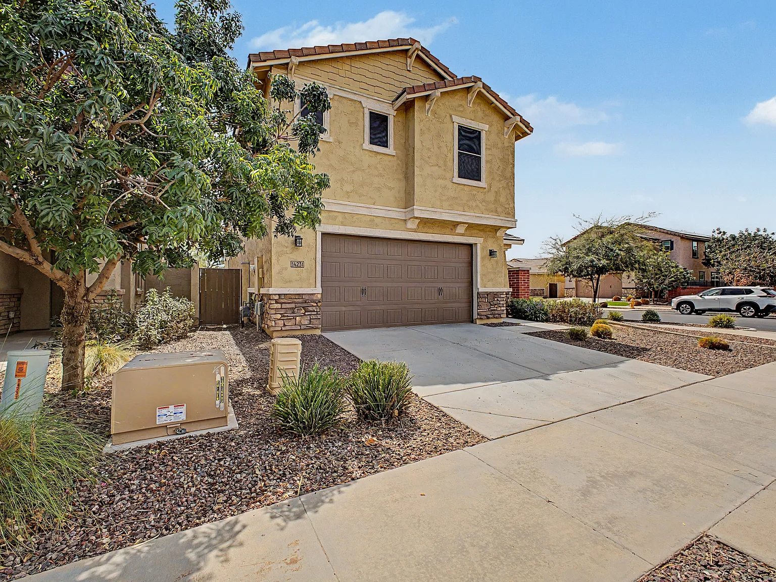 4 bed, 2337 sqft, $2,300 — Photo 4