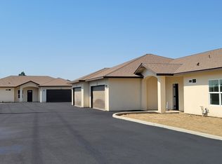 2841 E Paradise Ave #A, Visalia, CA 93292