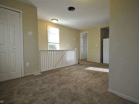 3rd image of 211 E Madison St