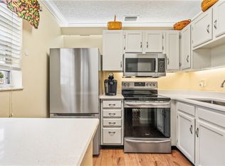 33 Pine Arbor Ln APT 102, Vero Beach, FL 32962