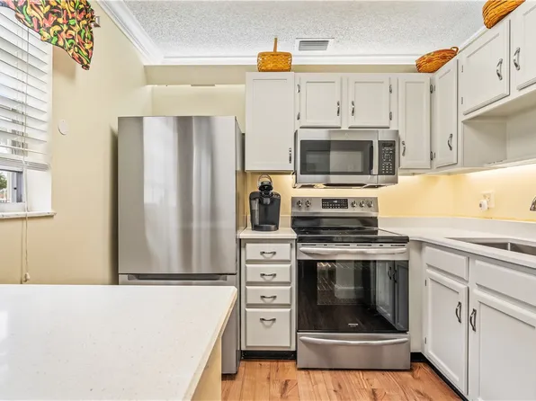 33 Pine Arbor Ln APT 102, Vero Beach, FL 32962