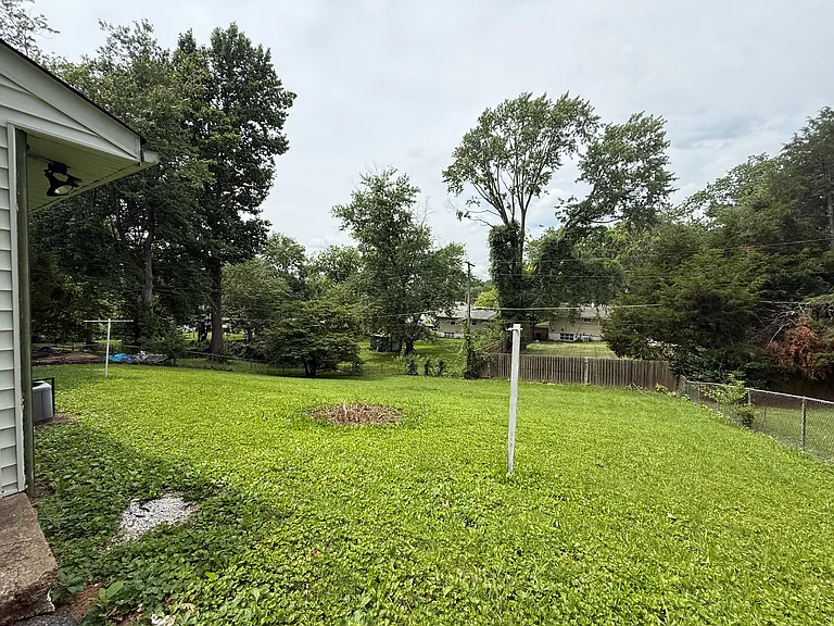 7727 Paddington Dr — Photo 4