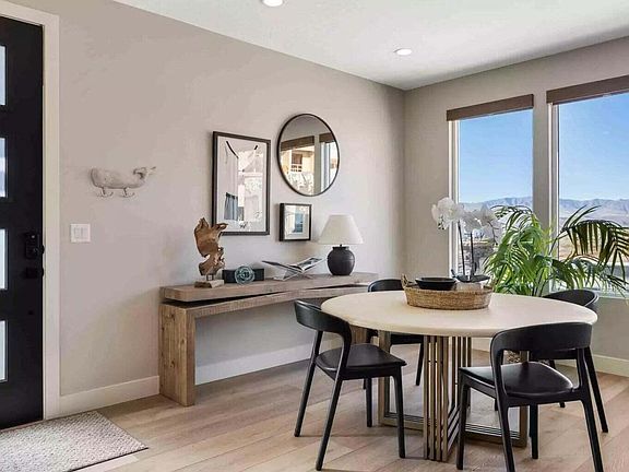 5th image of 658 W Beach Front Pl