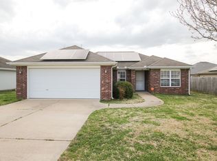 706 SW Sandrock Rd, Bentonville, AR 72712