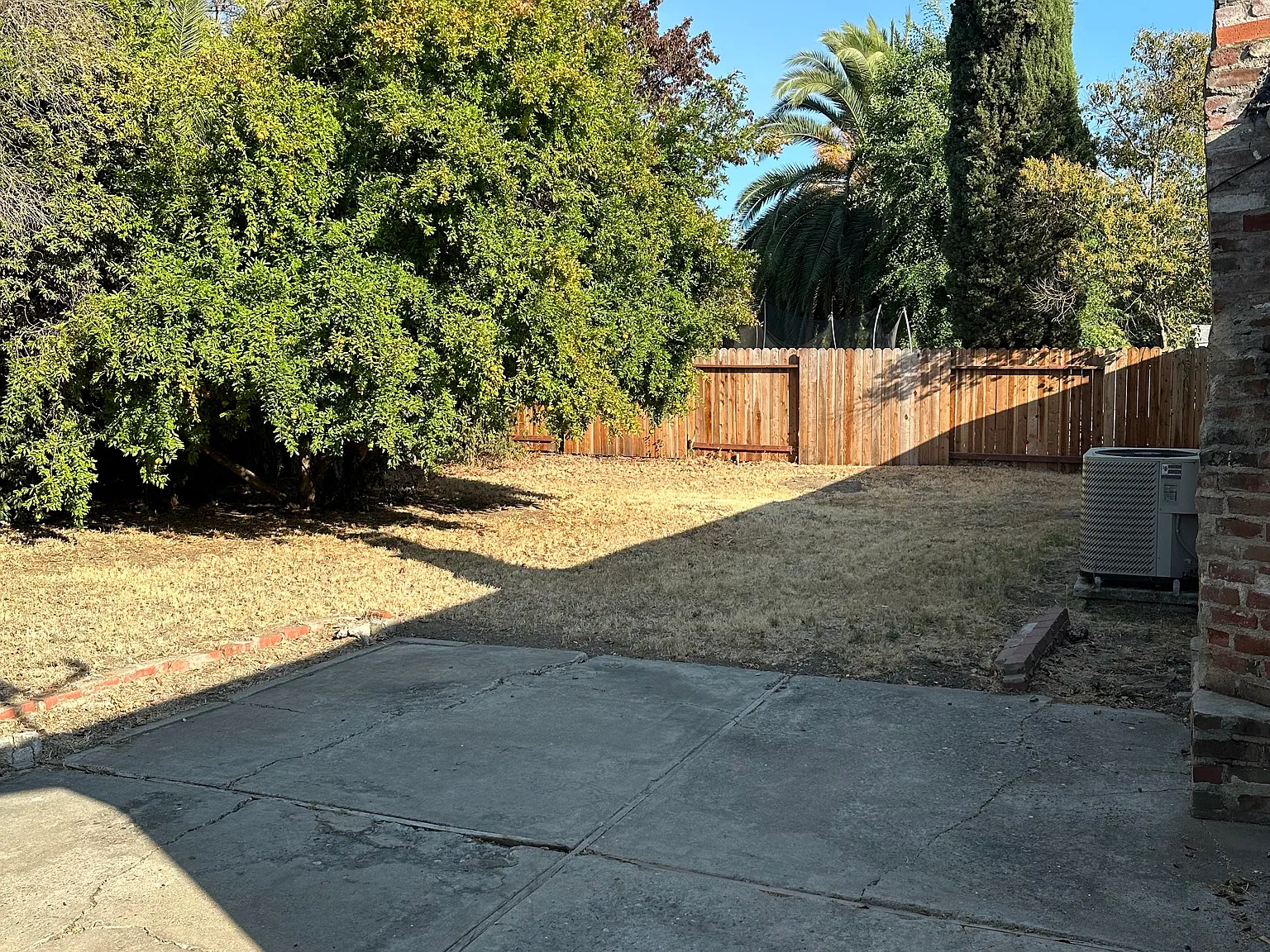 4 bed, 1370 sqft, $2,500 — Photo 4