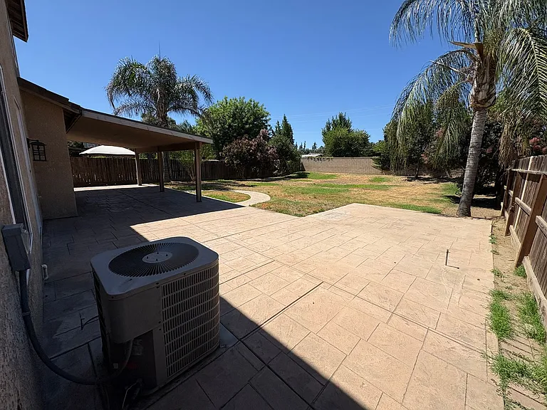 722 W James Ct — Photo 42
