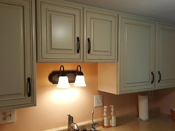 3rd image of 388 Wellington Ct