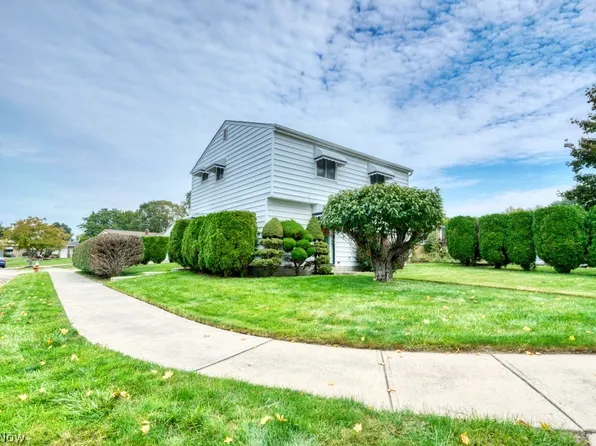 396 Skyview Rd, Cleveland, OH 44109